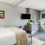 Solar Powered Camps Bay Sea View Apartment